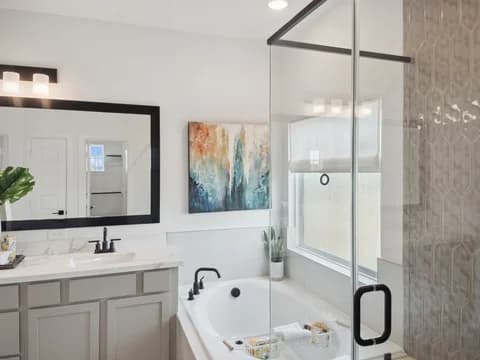 primaryluxurybath3-17 11408LuckyFallsDrive 2017 HiRes