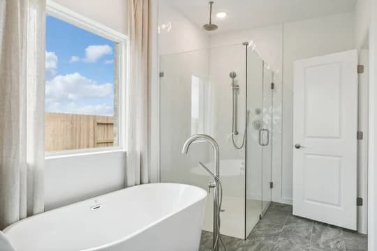 River Ranch Estates Pasadena ESP Primary bath Classic Palette 3 Level