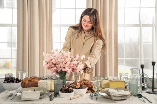 Enclave at Hillandale Arranging Flowers