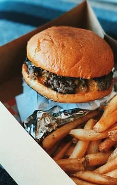 Casual Eats at Relaxed Restaurant