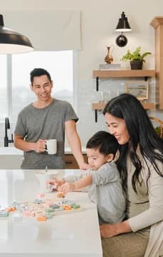 149197 Elevon Frankfurt Child and Parents Playing Farmhouse Palette 6 Level 1 USP Crop