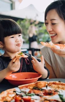 81403 USP Crop dining