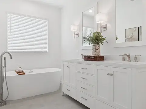 Westwood Tuscaloosa primary bath Classic Palette 6 Level 1