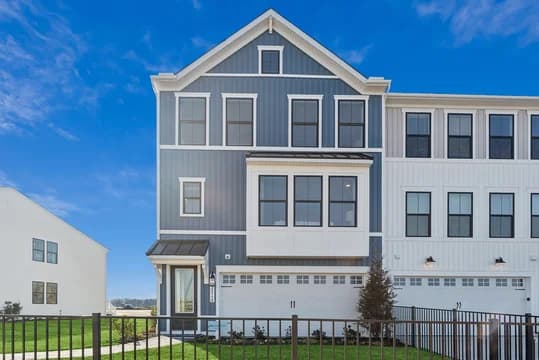 Mitchells Corner Bar Harbor Elevation EF Farmhouse Palette 3 Level 3