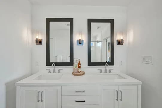 Bergamo Seaview primary bath 2 Loft Palette 6 Level 1