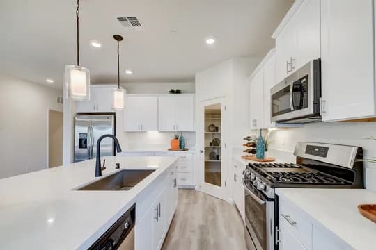 5334 Aspire at Sunnyside Slate Kitchen-8