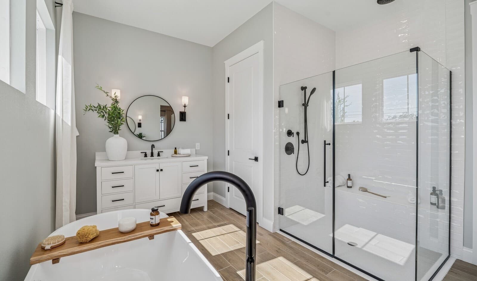 Primary bath with matte black accents