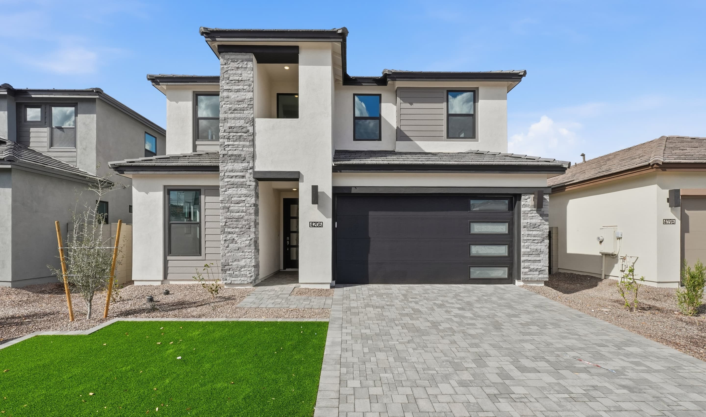 Reine Contemporary Z