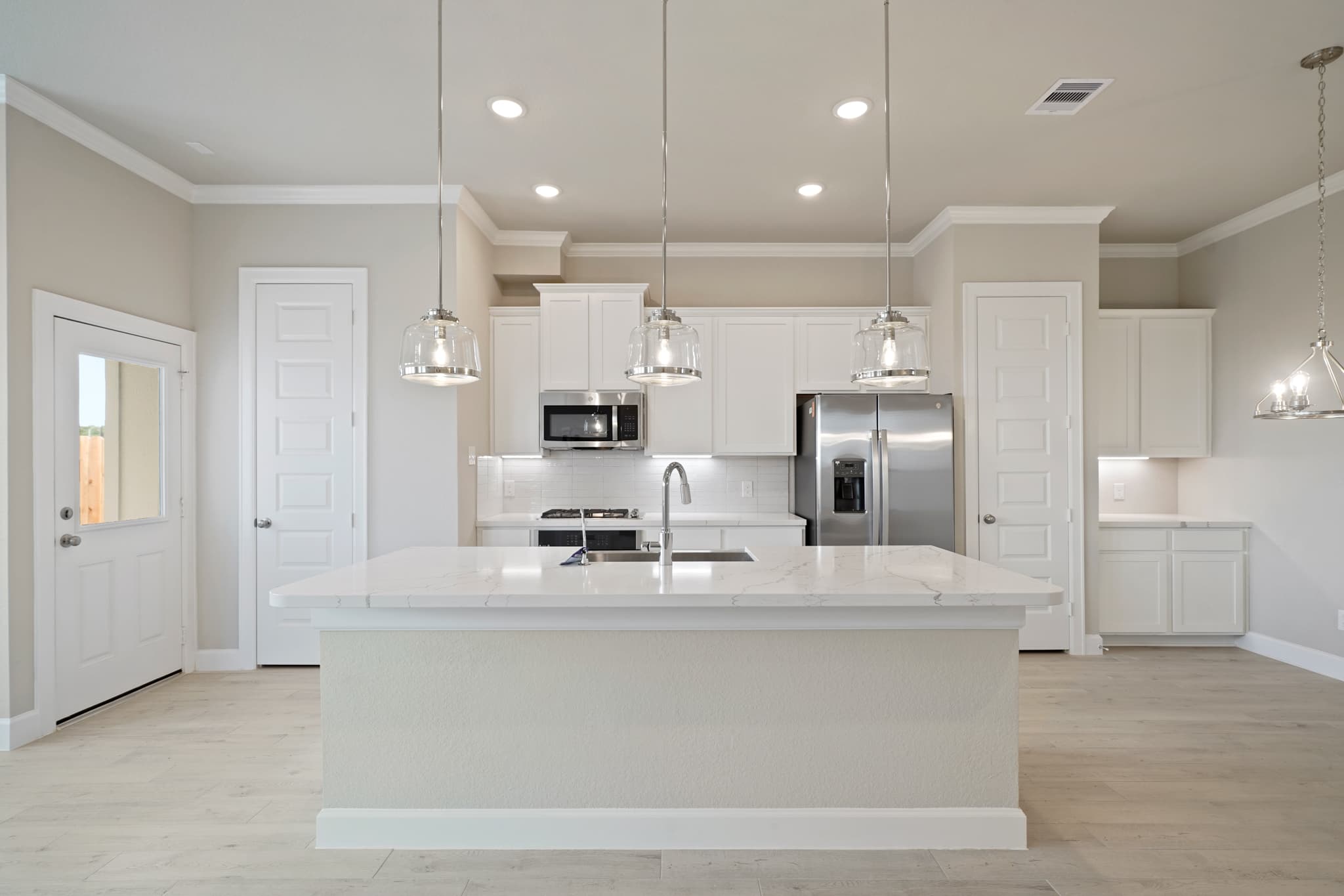 Kitchen with vast island